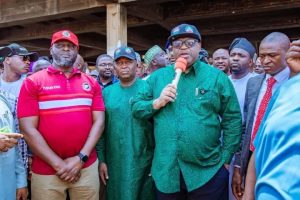 6a0166e9-e0f0-484f-9bf4-53e9c4e99cbc-1-1-300x200 Governor Mutfwang Sympathizes with Victims of Terminus Market Fire, Pledges Support and Structural Reforms